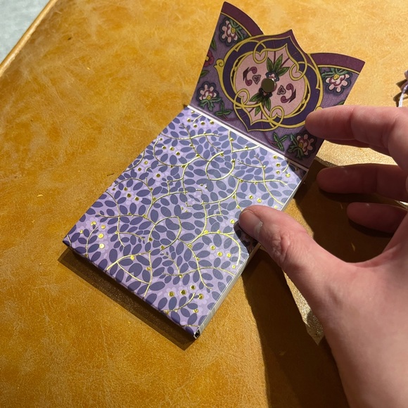 Glam gift set (worth $32+) - Picture 8 of 9